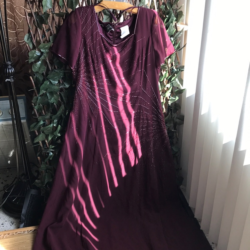 Sylvia Ann burgundy beaded fashion maxi dress Sz14